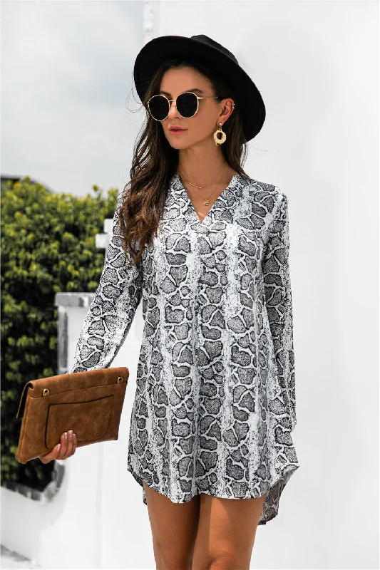 Gray Snake Pattern