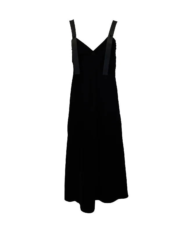 Simple Black Sleeveless Midi Dress in Polyester Fashionable Pleated Midi Dress