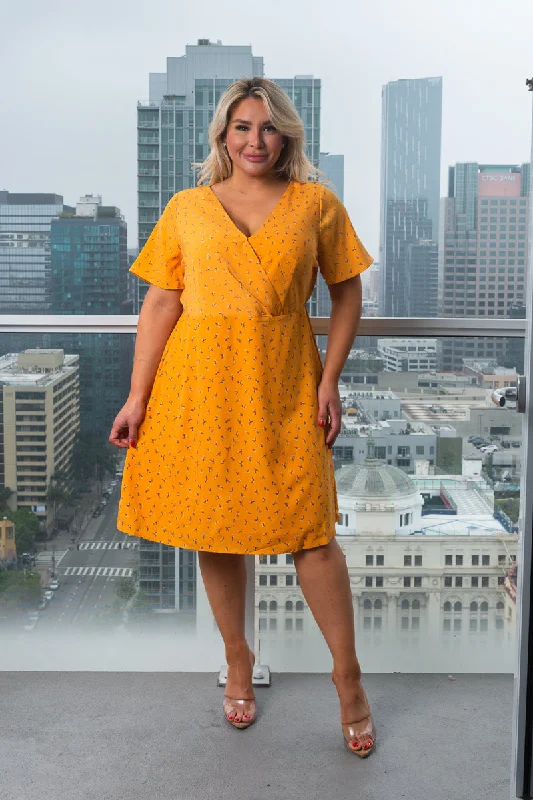 Plus Size Floral Print V-Neck Short Sleeve Midi Dress W/Elastic on Waist And Full Lining In Mustard (197440) Fashionable Floral Embroidery Midi Dress