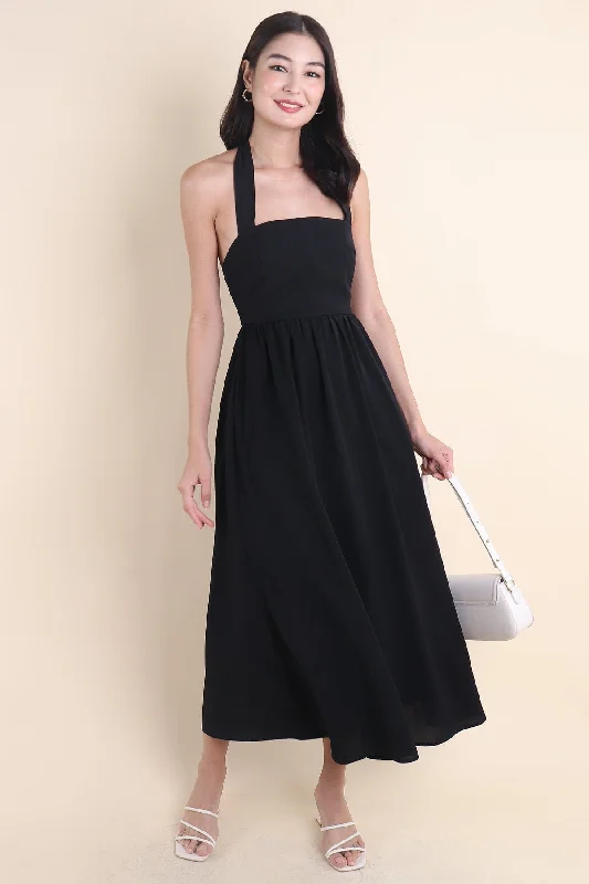 LOHAN TIE-BACK MAXI DRESS IN BLACK Stylish Pleated A-Line Maxi Dress